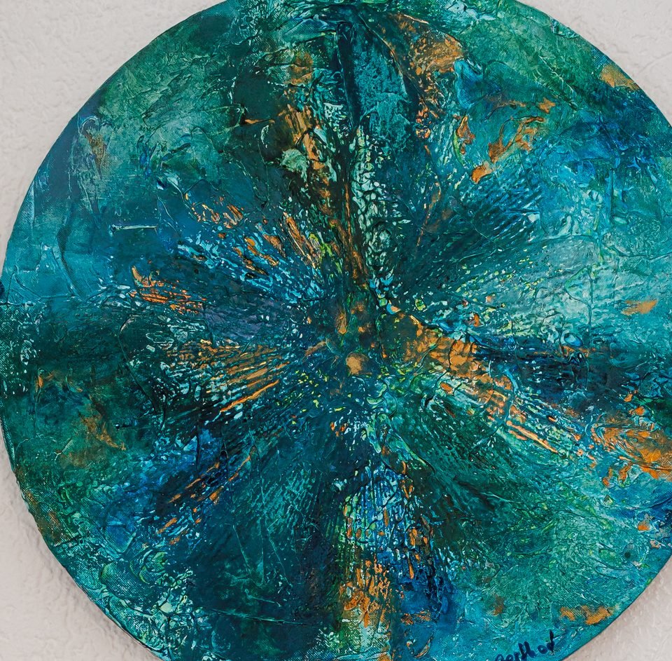 Atlantide — toile ronde en turquoise, bleu et or, dont la matière rayonne depuis le centre.