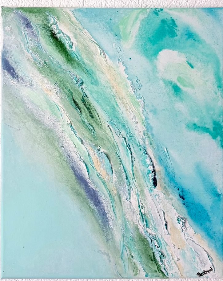 Atoll — toile verticale turquoise très claire, parcourue en diagonale par un récif de matière verte, blanche et violette.
